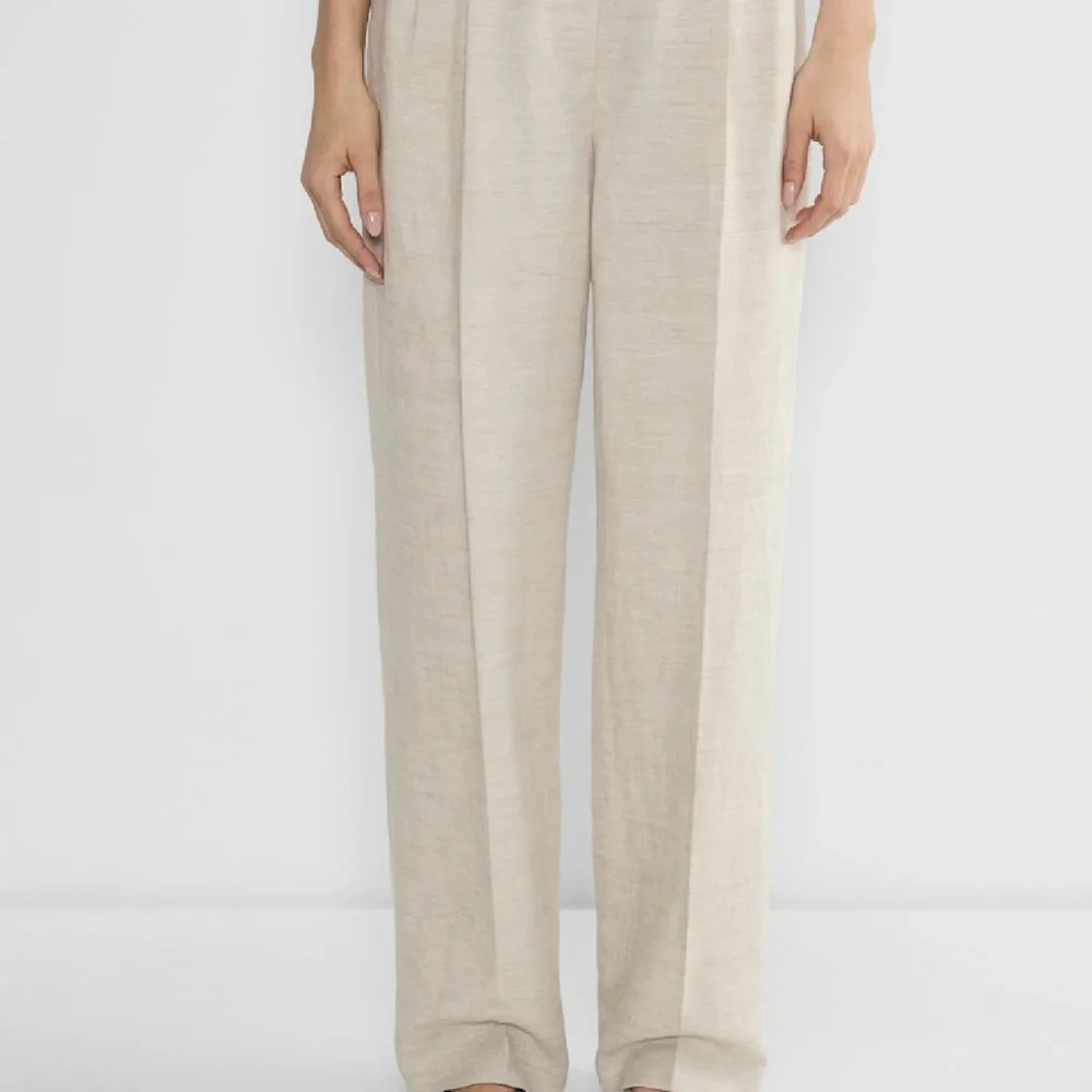 Aritzia Effortless Natural Ecru Linen Trousers size 6